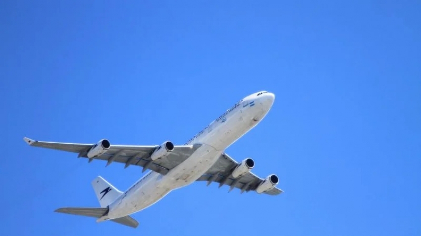 American Airlines profundiza p&eacute;rdidas por la COVID-19 y siente los rebrotes