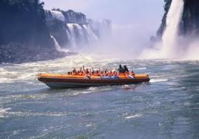 Prorrogan concesi&oacute;n de los servicios n&aacute;uticos en Cataratas