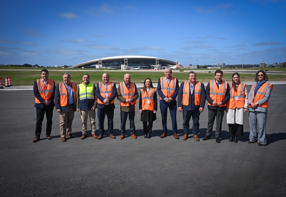 Comisi&oacute;n de Defensa del Senado conoci&oacute; avances del nuevo sistema de aterrizaje del Aeropuerto de Carrasco