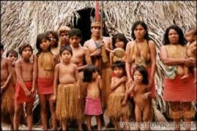 Ind&iacute;genas del Amazonas celebran el Mundial y ganan del turismo