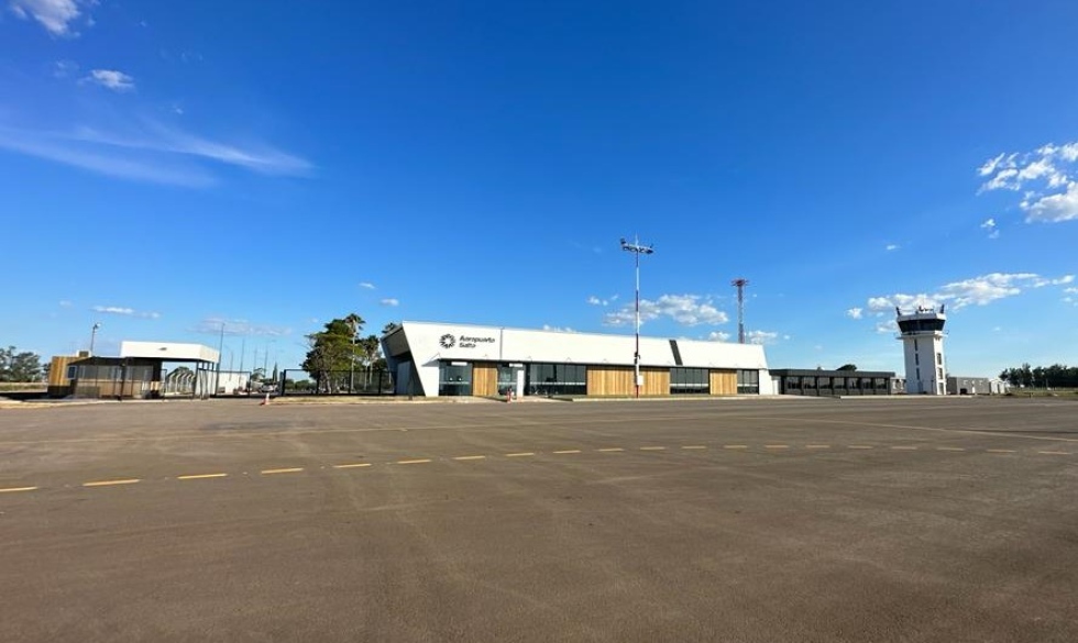 Inauguran Aeropuerto Internacional de Salto con nueva infraestructura y servicios
