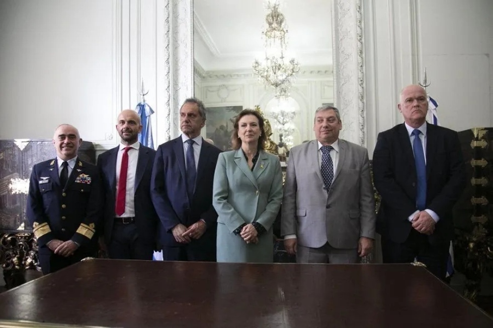 Argentina y Uruguay suscribieron Memor&aacute;ndum de Entendimiento en materia de servicios a&eacute;reos