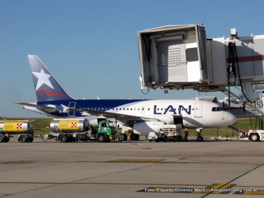 La desmonopolizaci&oacute;n inconclusa de los combustibles en los aeropuertos uruguayos