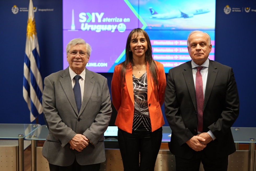 Tabar&eacute; Viera, Carmen Gloria Serrat, Rivera Elgue.