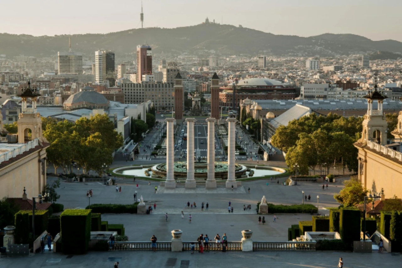 El experimento de Barcelona para repartir a sus turistas