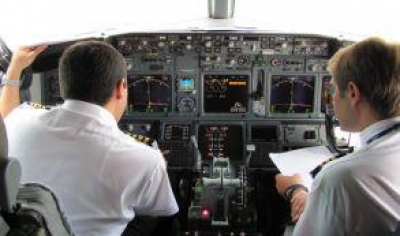 Las aerol&iacute;neas estadounidenses enfrentan escasez de pilotos 