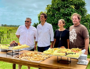 Jorge Fern&aacute;ndez, Presidente del CIPU, Marcos Grolero Organizador, Carla Tchintian Organizadora, Luis Rivero Gerente Panaderia La Linda. CIPU,  es el Centro de Panaderos&nbsp;del&nbsp;Uruguay.