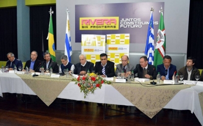 Rivera avanza en concretar aeropuerto binacional