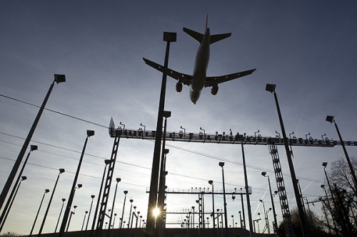 La industria a&eacute;rea ganar&aacute; 2.273 millones este a&ntilde;o, menos de la mitad que en 2011, seg&uacute;n la IATA