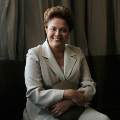 Dilma va por el capital privado para modernizar aeropuertos. Sumar&aacute; al sector privado para desarrollarlos