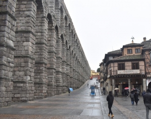 Segovia nos esper&oacute; con una nevada; el cochinillo, y la sabidur&iacute;a de C&aacute;ndido (h) #FITUR2020