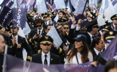 Pilotos de Avianca suspenden paro y Defensor&iacute;a del Pueblo los respalda
