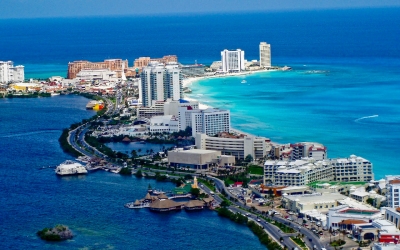 Los pol&iacute;ticos mexicanos eligen al Turismo para tapar sus desmanes