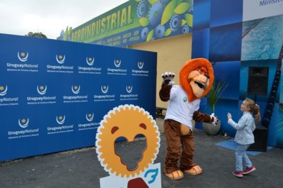 Presentaron a Helios, la mascota de Piri&aacute;polis