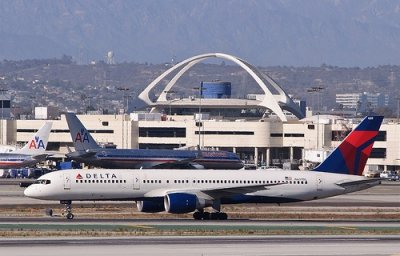 Guerra a&eacute;rea entre empresas americanas y &aacute;rabes