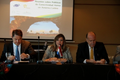 Conectividad a&eacute;rea en Latam interesa a OMT y BID