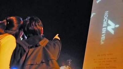 &Iacute;cono. El Obelisco, con sus caras intervenidas por la luz