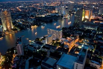 Vista nocturna del r&iacute;o Chao Phraya