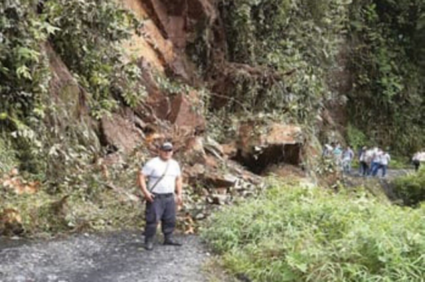 Deslizamientos bloquean la v&iacute;a que une Cusco con el Parque Nacional del Manu