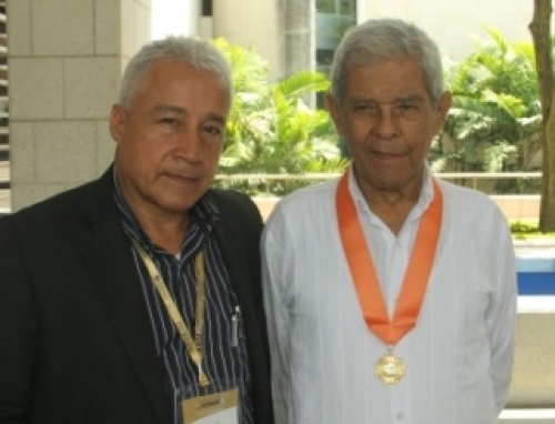 Con su inseparable compa&ntilde;ero de ruta, el fot&oacute;grado Roque Carvajal