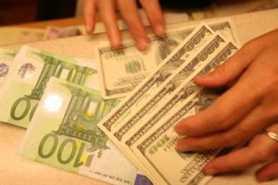   Los ahorristas no tienen informaci&oacute;n sobre los criterios que usa la AFIP para definir su capacidad de compra de divisas. Foto: Archivo 