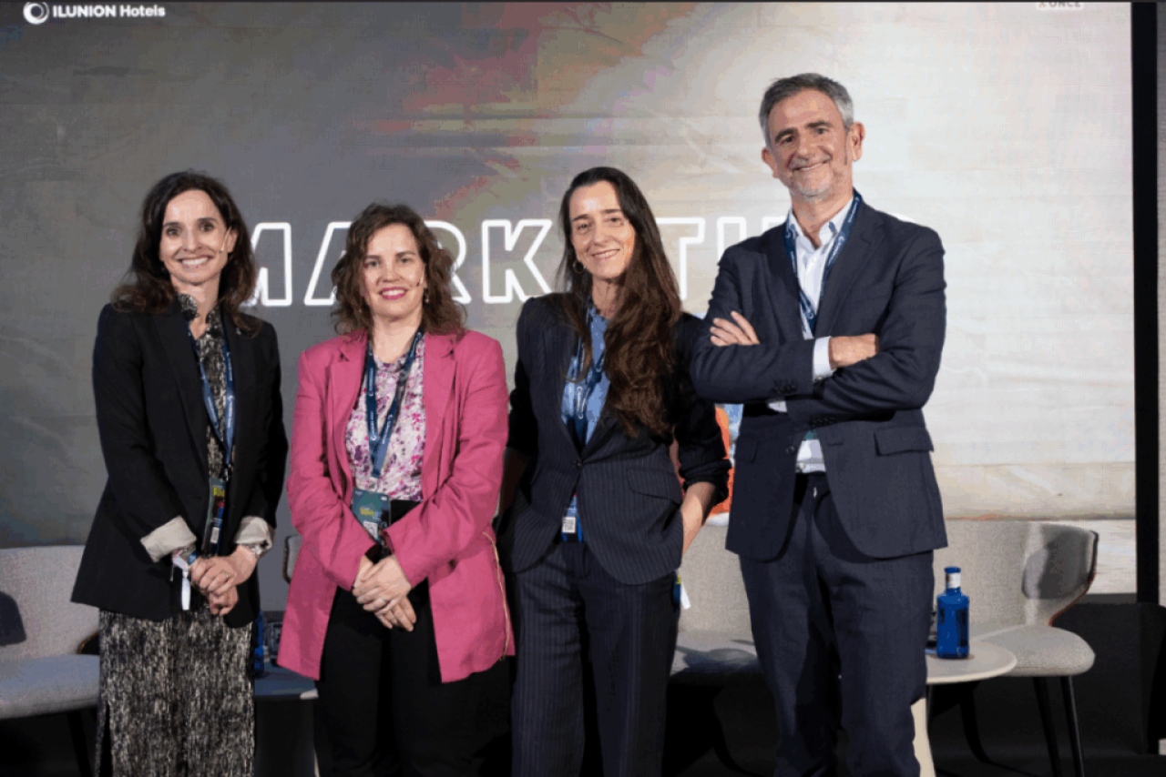 Teresa Zamora, B&aacute;rbara Couto, Elena Gonz&aacute;lez y Antonio Bauz&aacute;.