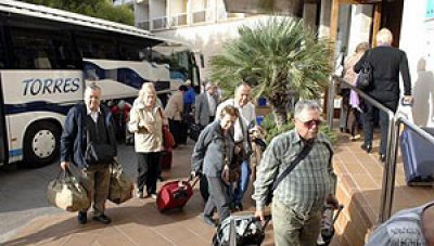 Espa&ntilde;a: los jubilados pagan 17 euros la noche con pensi&oacute;n completa