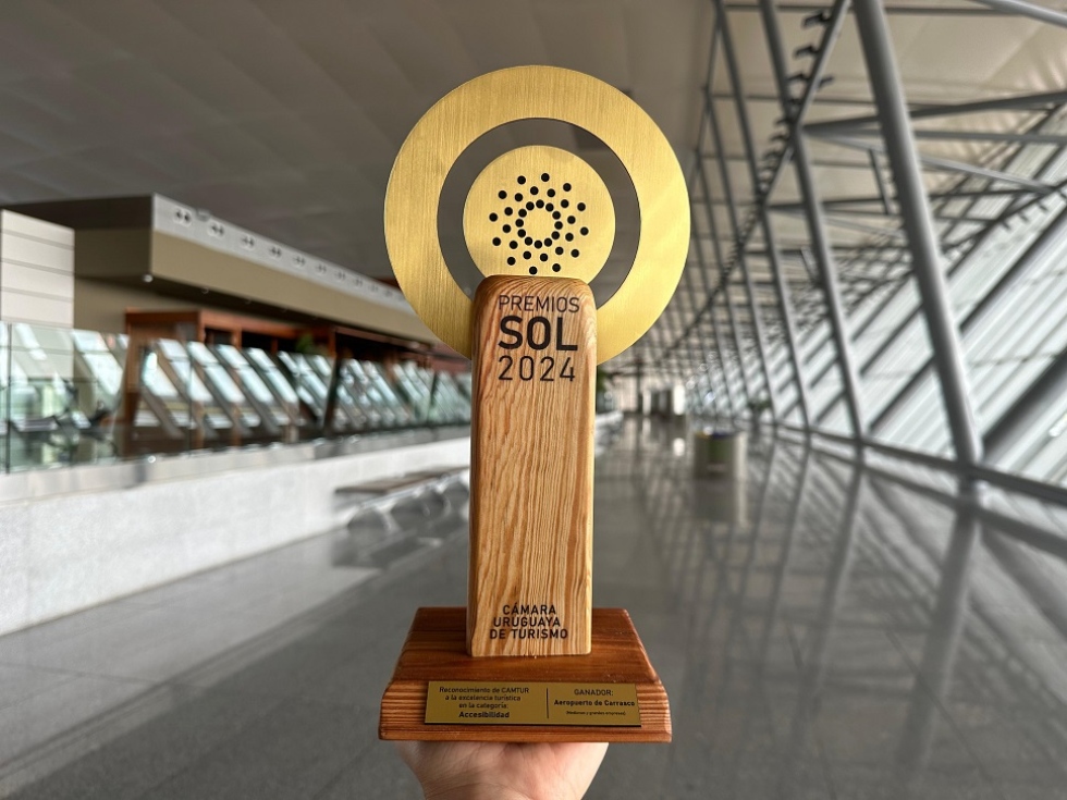 Aeropuerto de Carrasco recibi&oacute; premio en accesibilidad de la C&aacute;mara Uruguaya de Turismo