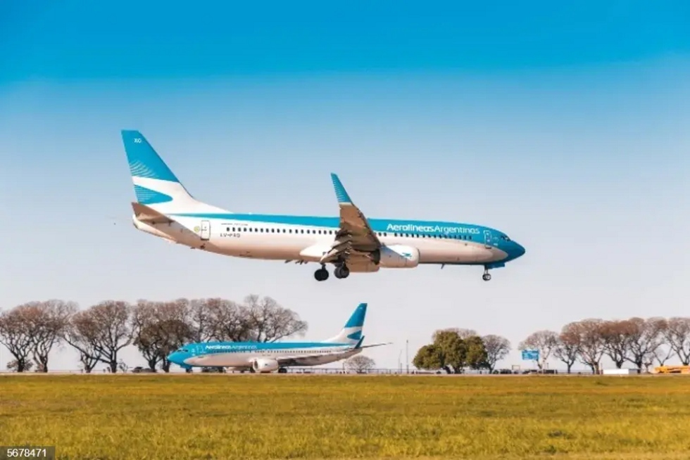 Aerol&iacute;neas Argentinas expulsa al representante de los sindicatos del directorio en medio de su privatizaci&oacute;n