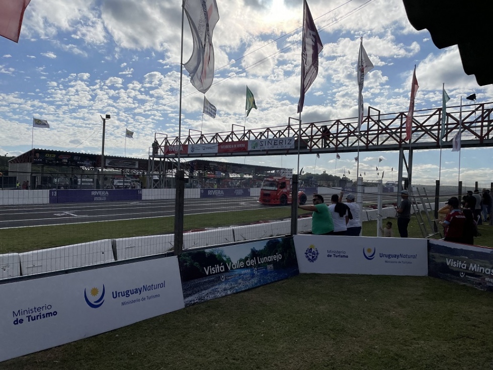Inauguraci&oacute;n de los boxes en el aut&oacute;dromo de Rivera