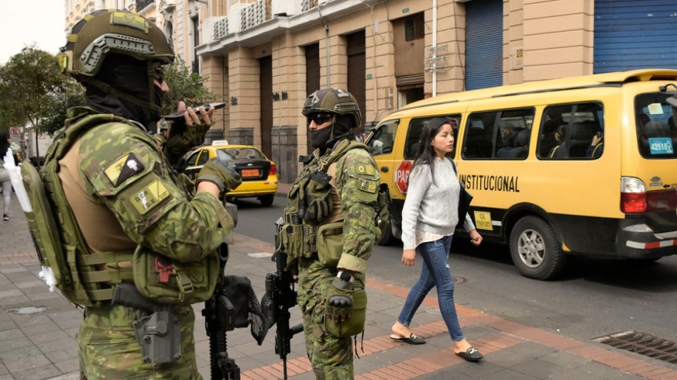 A los turistas en Ecuador ante la declaraci&oacute;n del Estado de Excepci&oacute;n