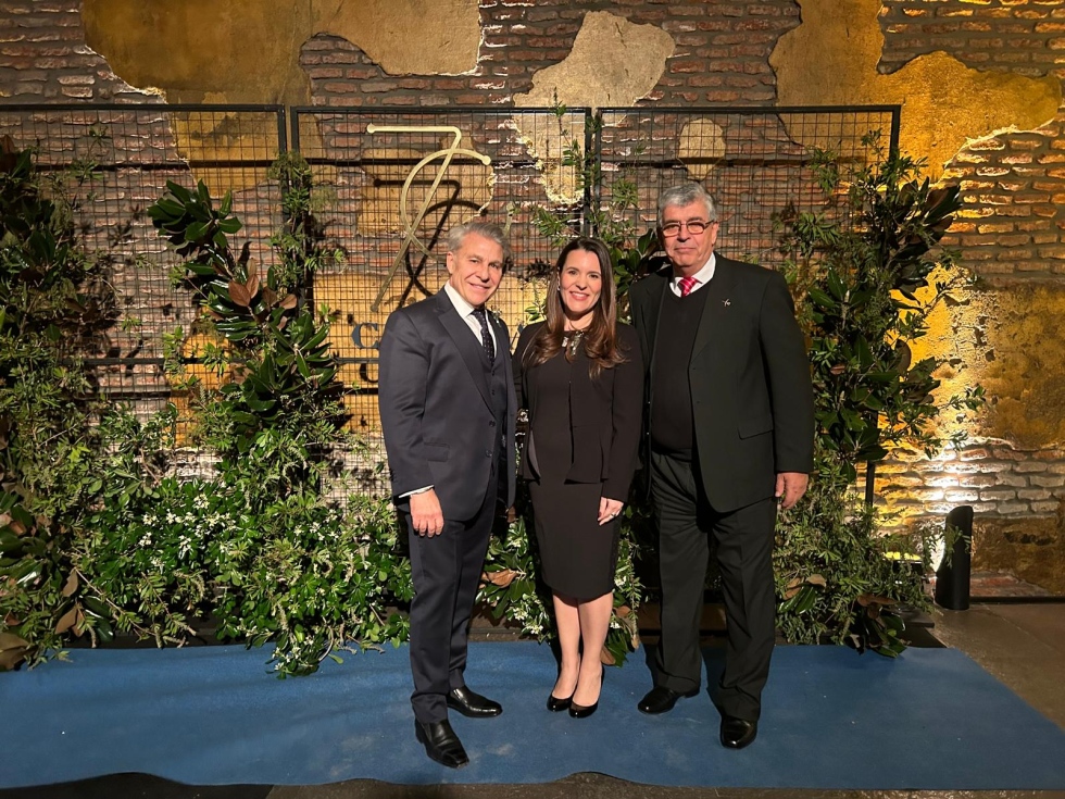 Con Alejandro y Luc&iacute;a Amestoy 