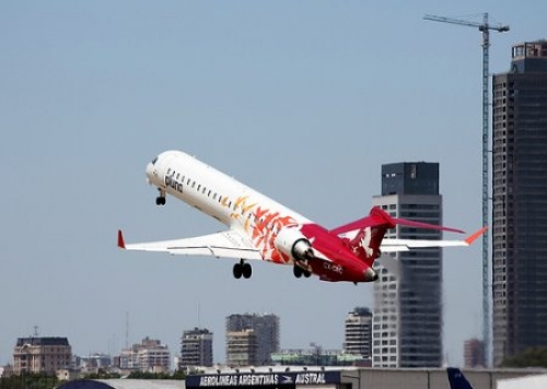 &iexcl;Mir&aacute; si va alevantar vuelo! &iexcl;Hay que bajarla de un ondazo!