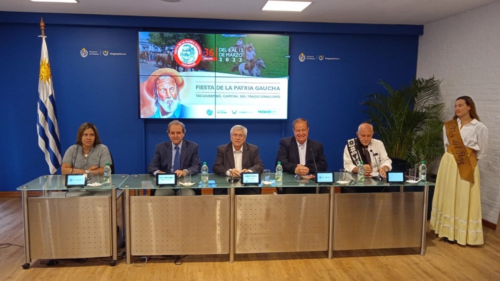 Alicia Chiappara, Remo Monzeglio, Tabar&eacute; Viera, Wilson Ezquerra y Hugo Pereda.