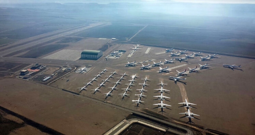 Duros ajustes y miles de despidos en las aerol&iacute;neas