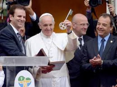 El Papa recibe las llaves de la ciudad de R&iacute;o de Janeiro