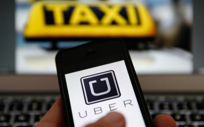 Uber reporta p&eacute;rdidas aunque aumenta sus viajes