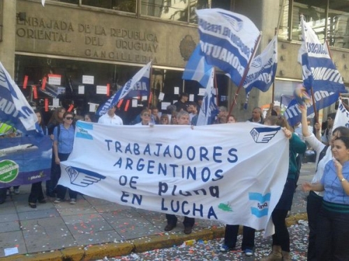 &iexcl;Holaaa!!!, alguien que se haga cargo de la situaci&oacute;n de los funcionarios de Pluna Argentina