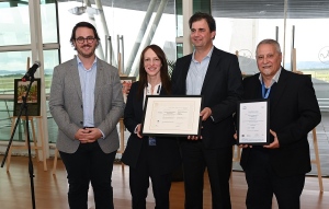 Ignacio Guarnieri, director de LSQA; Sandra Re Fraschini, responsable de Calidad del Aeropuerto de Punta del Este; Alejandro Rivero, gerente general del Aeropuerto de Punta del Este; &Oacute;scar Fassi, Jefe Seguridad Operacional del Aeropuerto de Punta del Este.