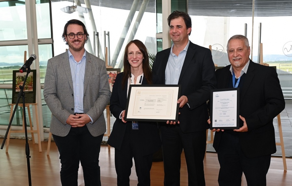 Ignacio Guarnieri, director de LSQA; Sandra Re Fraschini, responsable de Calidad del Aeropuerto de Punta del Este; Alejandro Rivero, gerente general del Aeropuerto de Punta del Este; &Oacute;scar Fassi, Jefe Seguridad Operacional del Aeropuerto de Punta del Este.