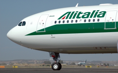 Alitalia negociar&aacute; una "radical reducci&oacute;n de costos" en los pr&oacute;ximos meses