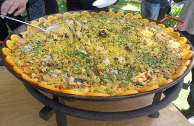 Paella gigante en Piri&aacute;polis