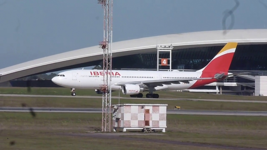 "Quien baj&oacute; al asesor del Ministro Cardoso del avi&oacute;n a Madrid, fue el Presidente de la Rep&uacute;blica"