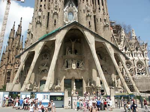 Un domingo de Gloria para Gaud&iacute;