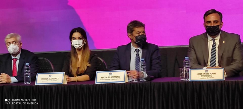 Tabar&eacute; Viera, Ministro de Turismo de Uruguay; Yanina Mart&iacute;nez, Subsecretaria de Promoci&oacute;n Tur&iacute;stica de Argentina; Mat&iacute;as Lammens, Ministro de Turismo y Deporte de Argentina; Gustavo Hani, Presidente de FIT, de CAT y de FAEVYT.