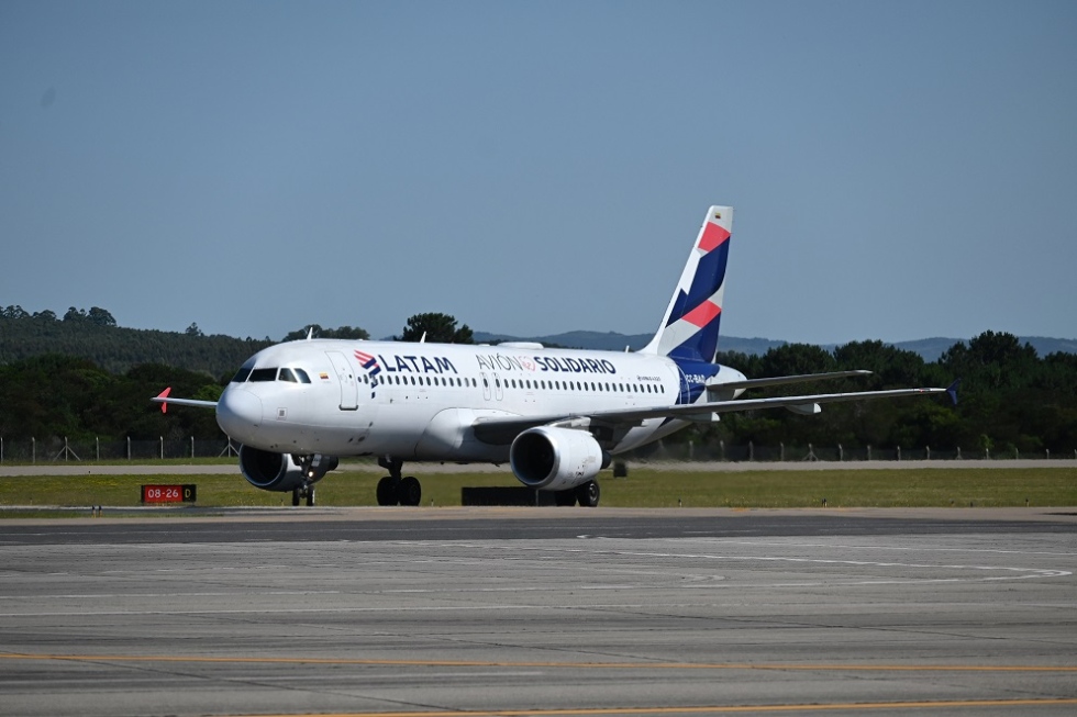 Aeropuerto de Punta del Este recibi&oacute; primer vuelo de LATAM desde Santiago de Chile
