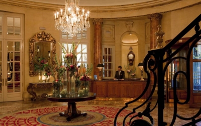 Adi&oacute;s al Ritz, el hotel que impuso un c&oacute;digo de etiqueta en Madrid