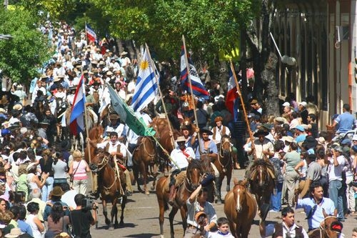 La Patria Gaucha ya atrae a turistas extra regionales. Toda Tacuaremb&oacute; se pone sus mejores prendas