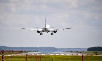 Deuda con líneas aéreas intensifica informalidad en venta de boletos en Venezuela