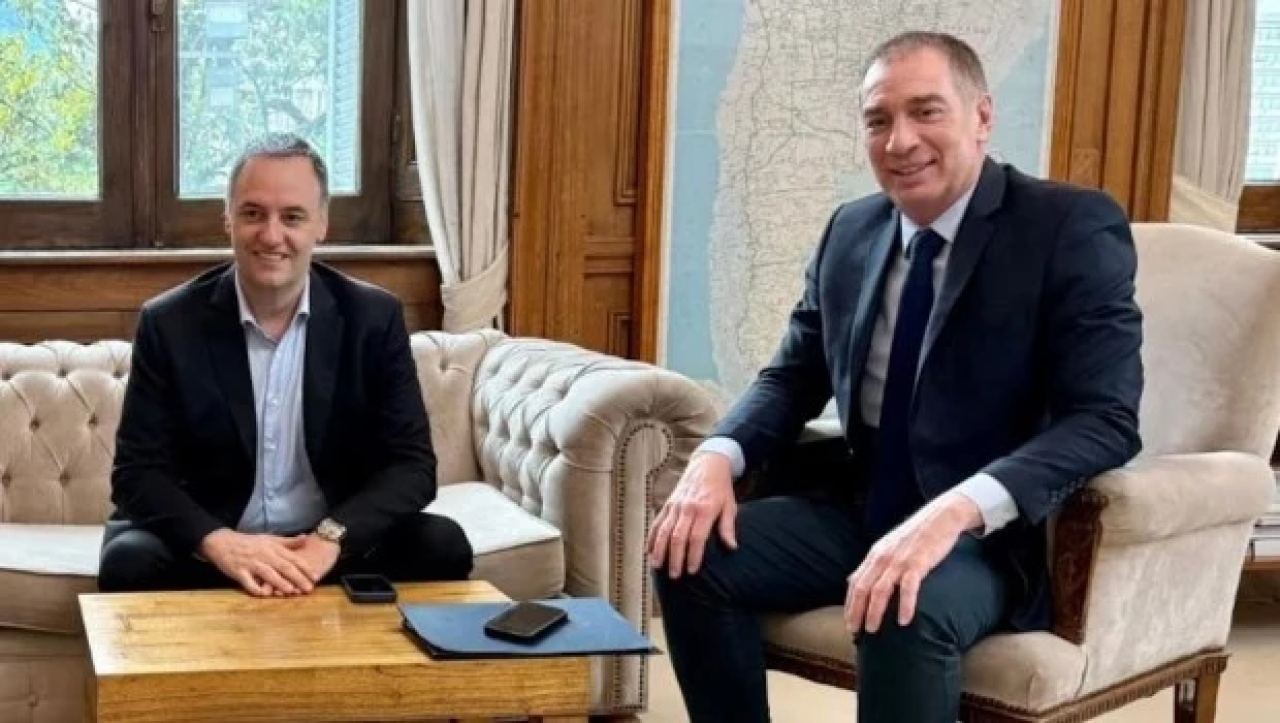 El Gobierno argentino dividir&aacute; la secretar&iacute;a de Scioli para darle m&aacute;s poder a Adorni y Santilli